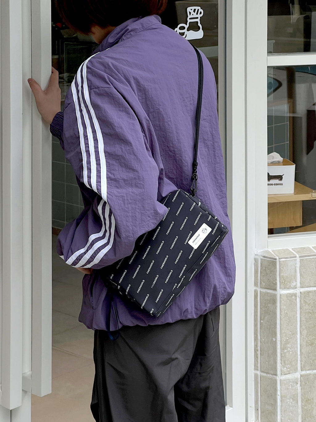 Cube Bag in Navy – on-body shot 02
