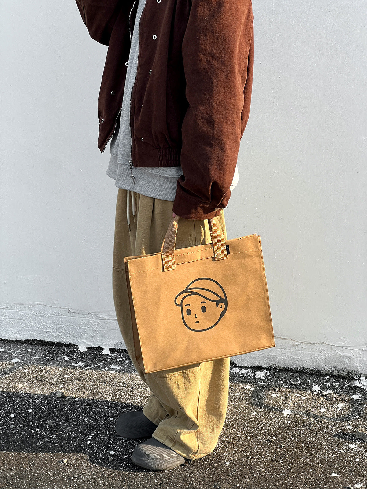 Kraft Paper Boy Tote in Medium – on-body shot 02