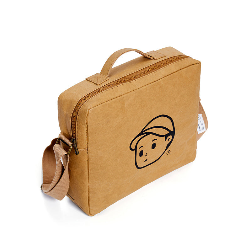 Kraft Paper Crossbody in Medium – front studio